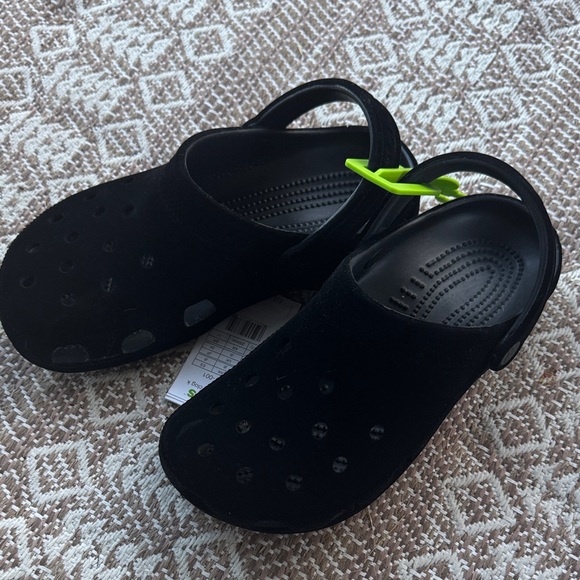 Women’s Soft Velvet Black Crocs - Picture 4 of 9